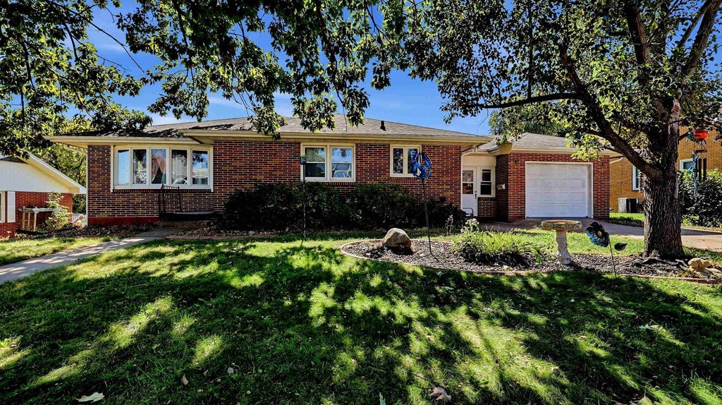 Photo of Dubuque, IA 52001 (MLS # 155835)