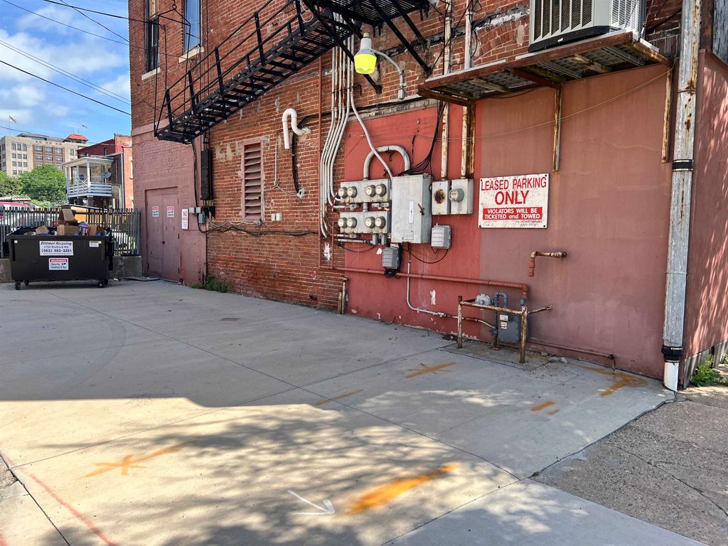 Photo of Dubuque, IA 52001 (MLS # 154978)