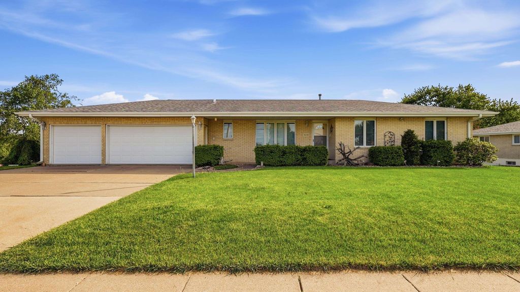 Photo of Dubuque, IA 52002 (MLS # 154686)