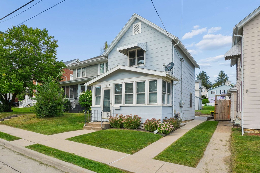 Photo of Dubuque, IA 52001 (MLS # 155727)