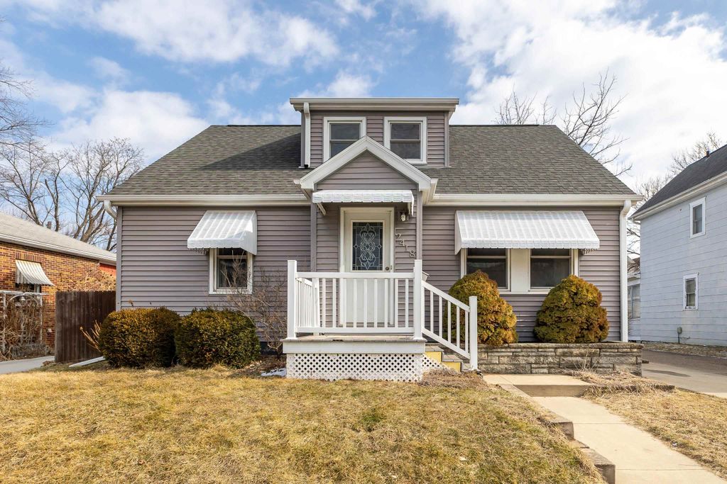 Photo of Dubuque, IA 52001 (MLS # 154041)