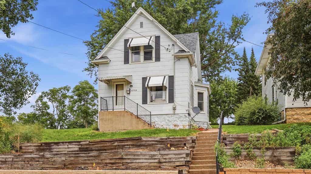 Photo of Dubuque, IA 52001 (MLS # 155190)