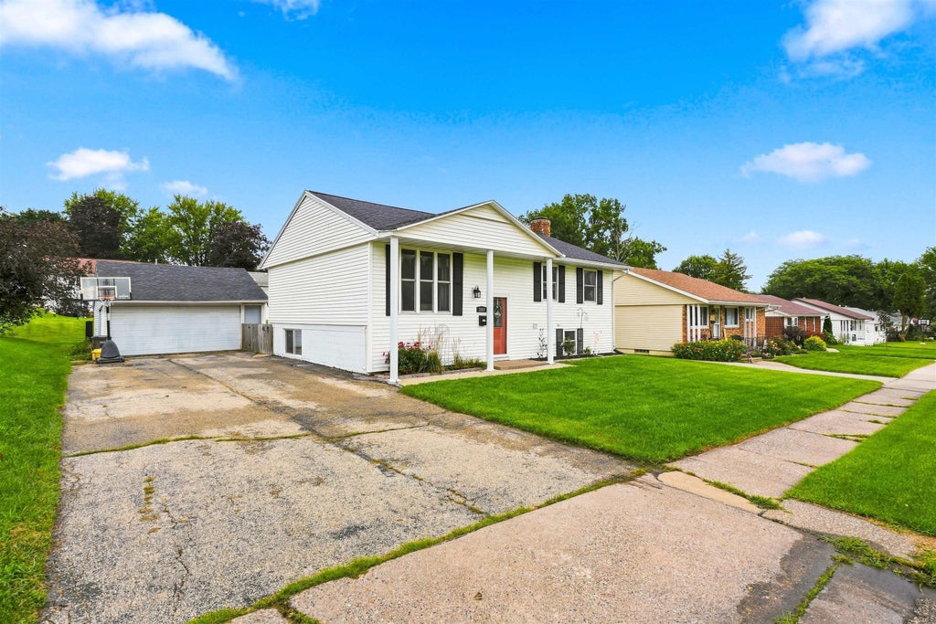Photo of Dubuque, IA 52002 (MLS # 155485)
