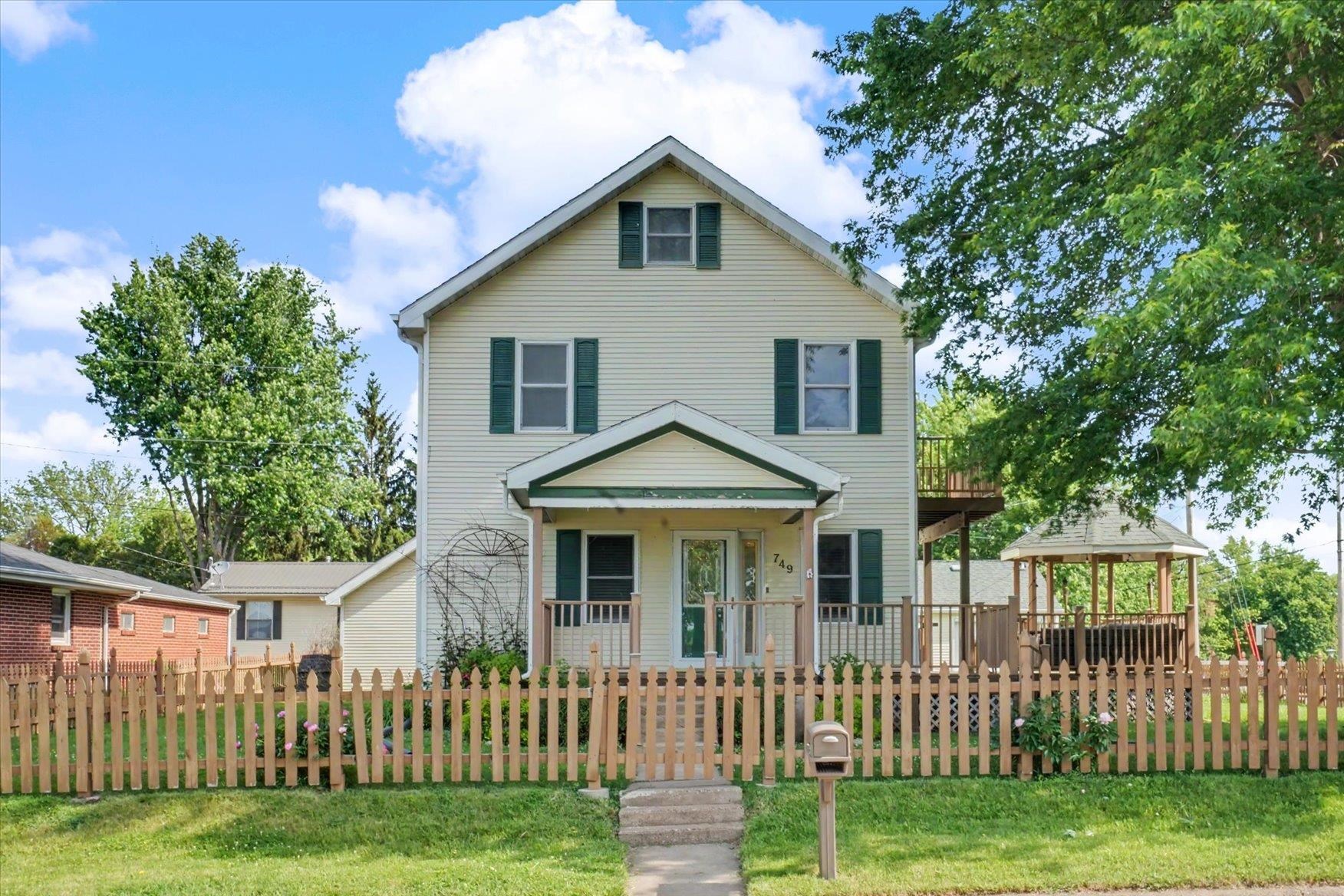 Photo 1 of 37 — 749 Edith Street, Dubuque, IA 52001