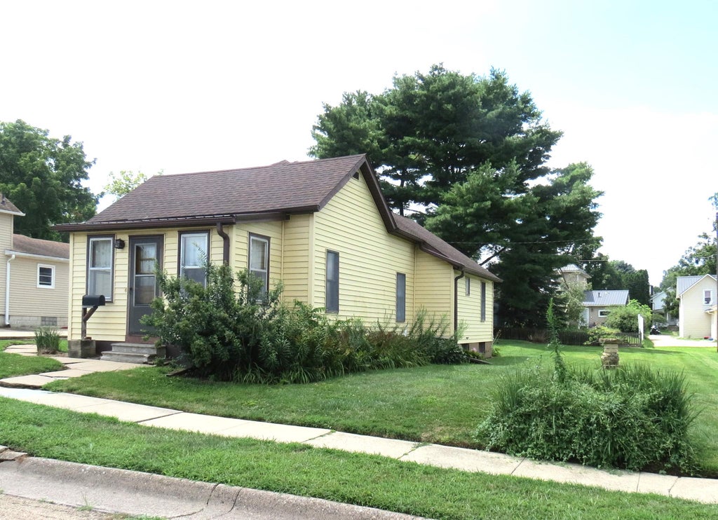 Photo of Maquoketa, IA 52060 (MLS # 155372)