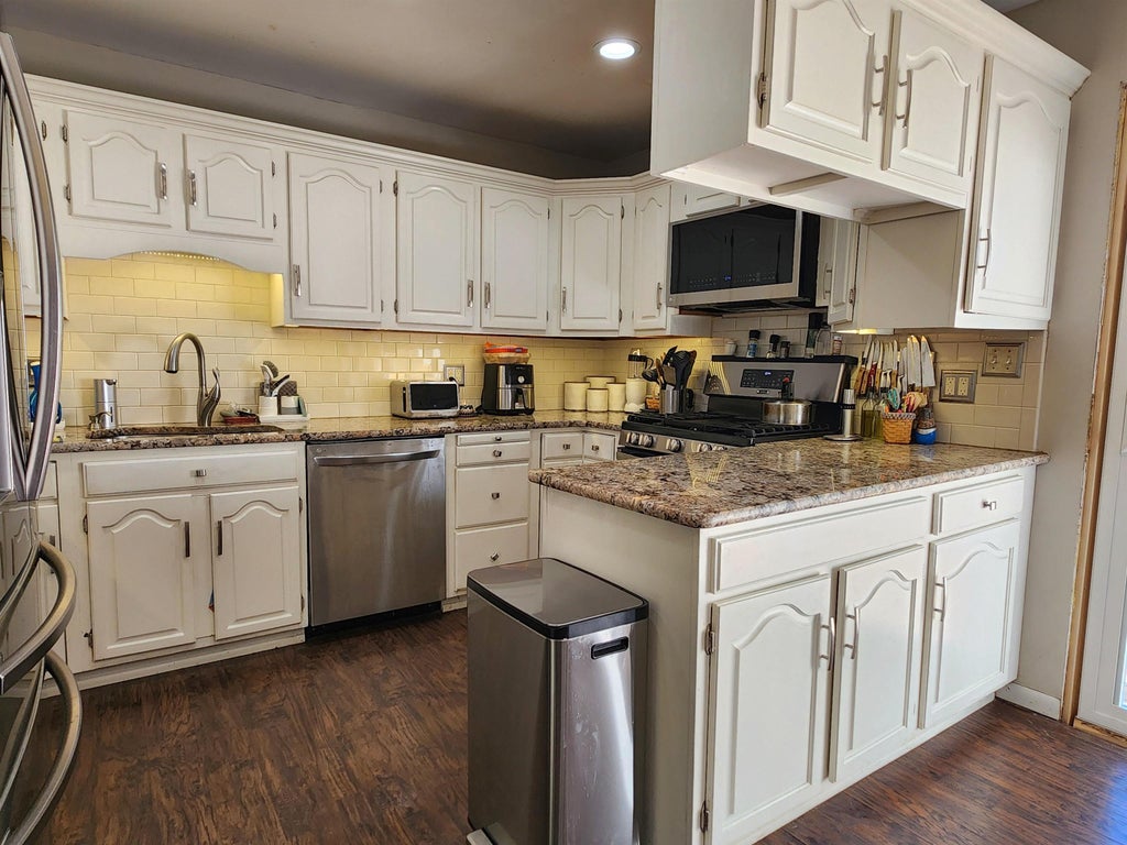 Photo of Dubuque, IA 52001 (MLS # 155844)