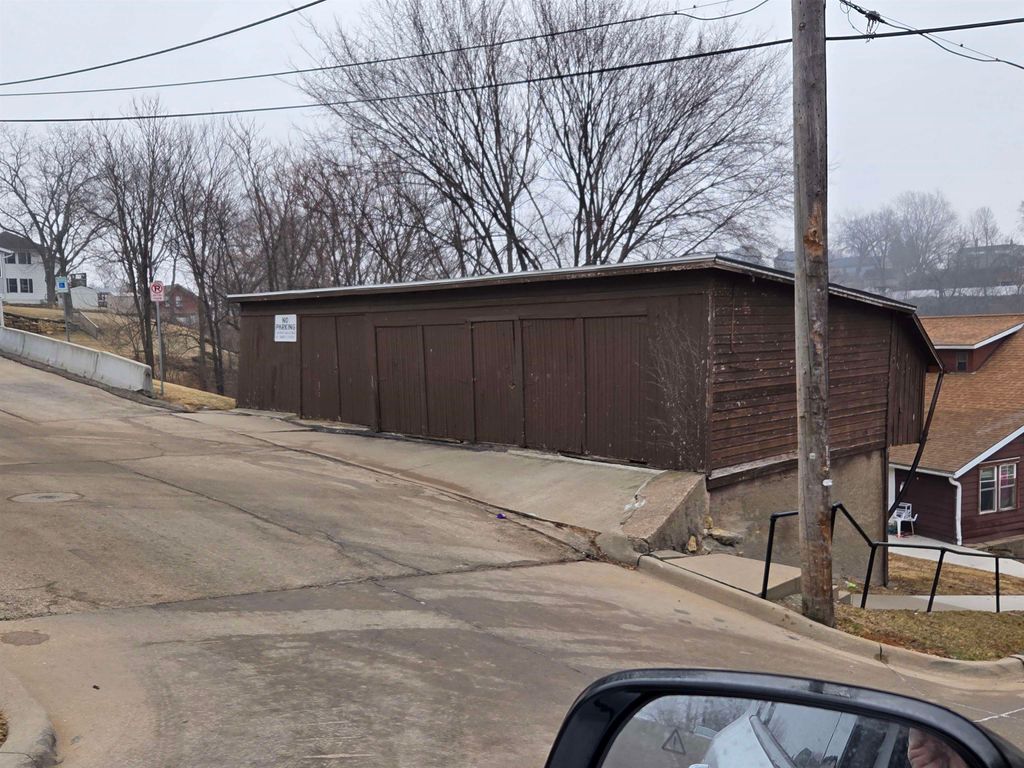 Photo of Dubuque, IA 52001 (MLS # 154076)