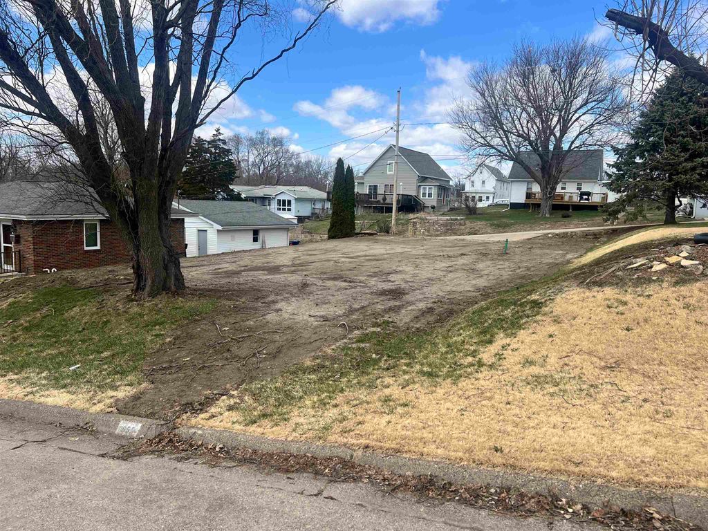 Photo of Dubuque, IA 52001 (MLS # 154303)