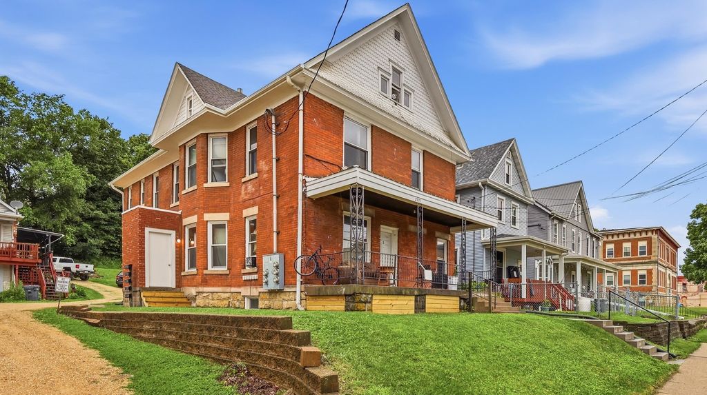 Photo of Dubuque, IA 52001 (MLS # 155085)
