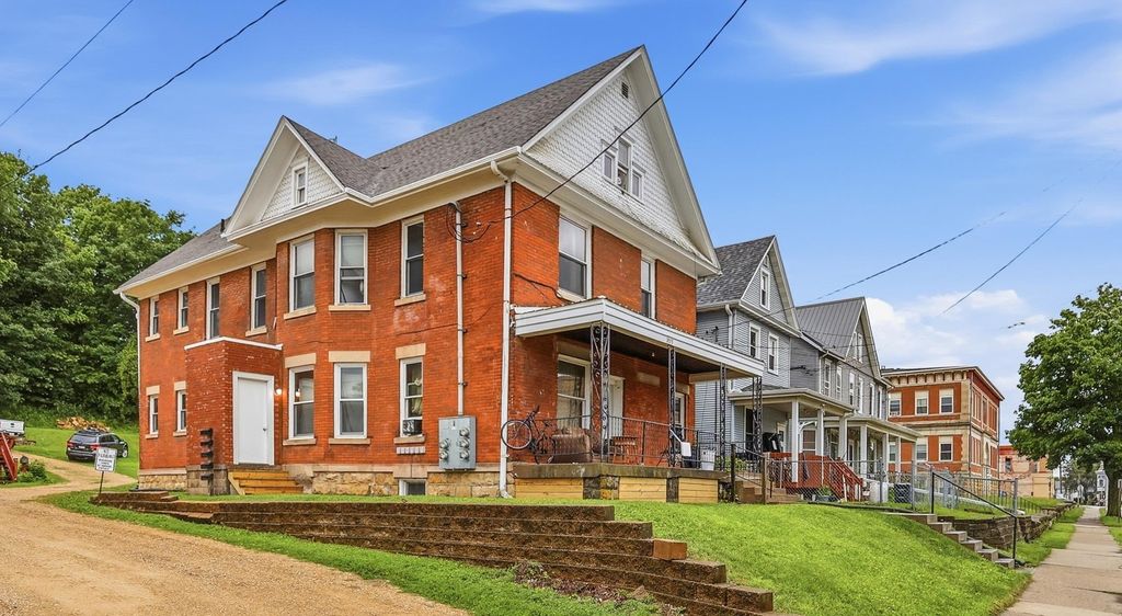 Photo of Dubuque, IA 52001 (MLS # 155085)