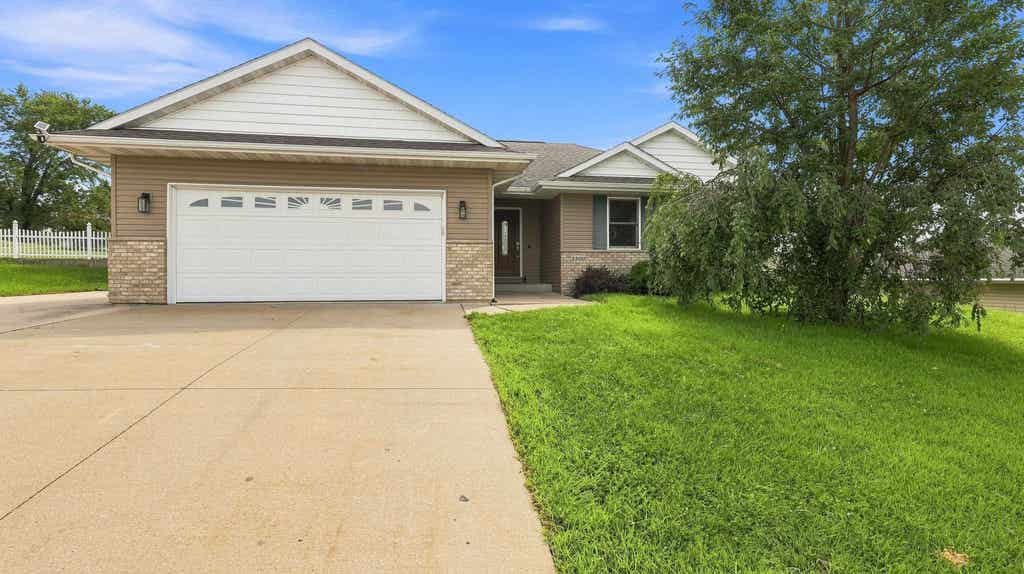 Photo of Dubuque, IA 52002 (MLS # 155496)
