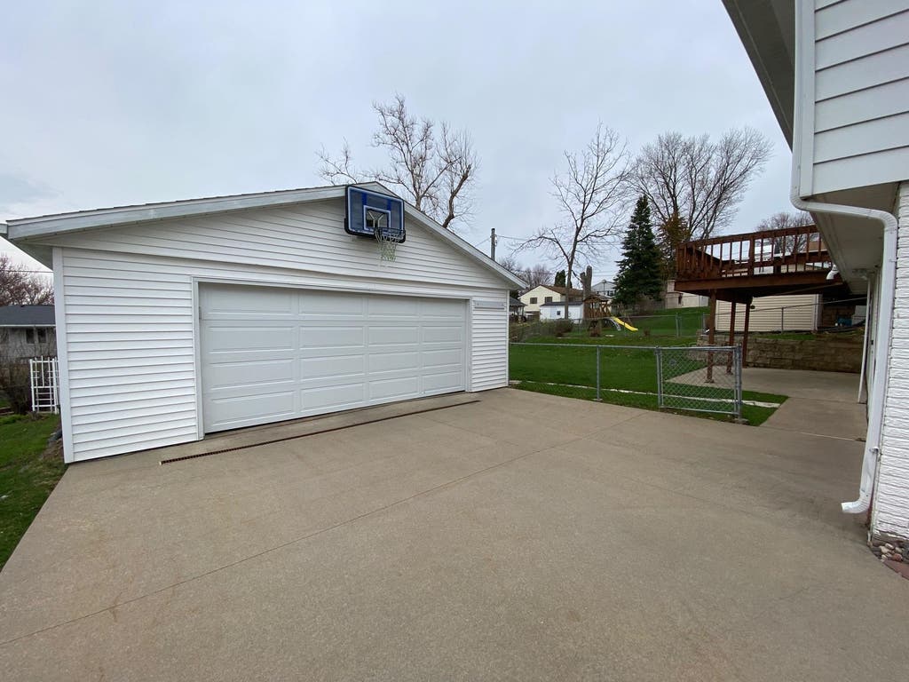 Photo of Dubuque, IA 52002 (MLS # 155422)