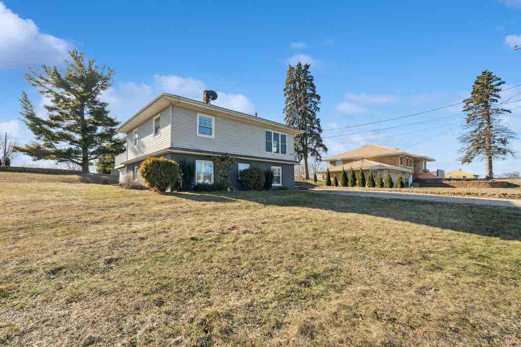 Photo of Dubuque, IA 52001 (MLS # 155275)