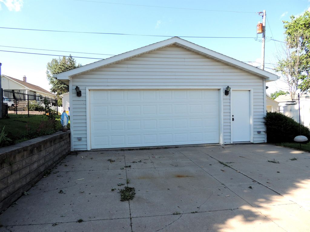 Photo of Dubuque, IA 52001 (MLS # 154986)
