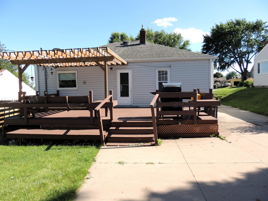 Photo of Dubuque, IA 52001 (MLS # 154986)