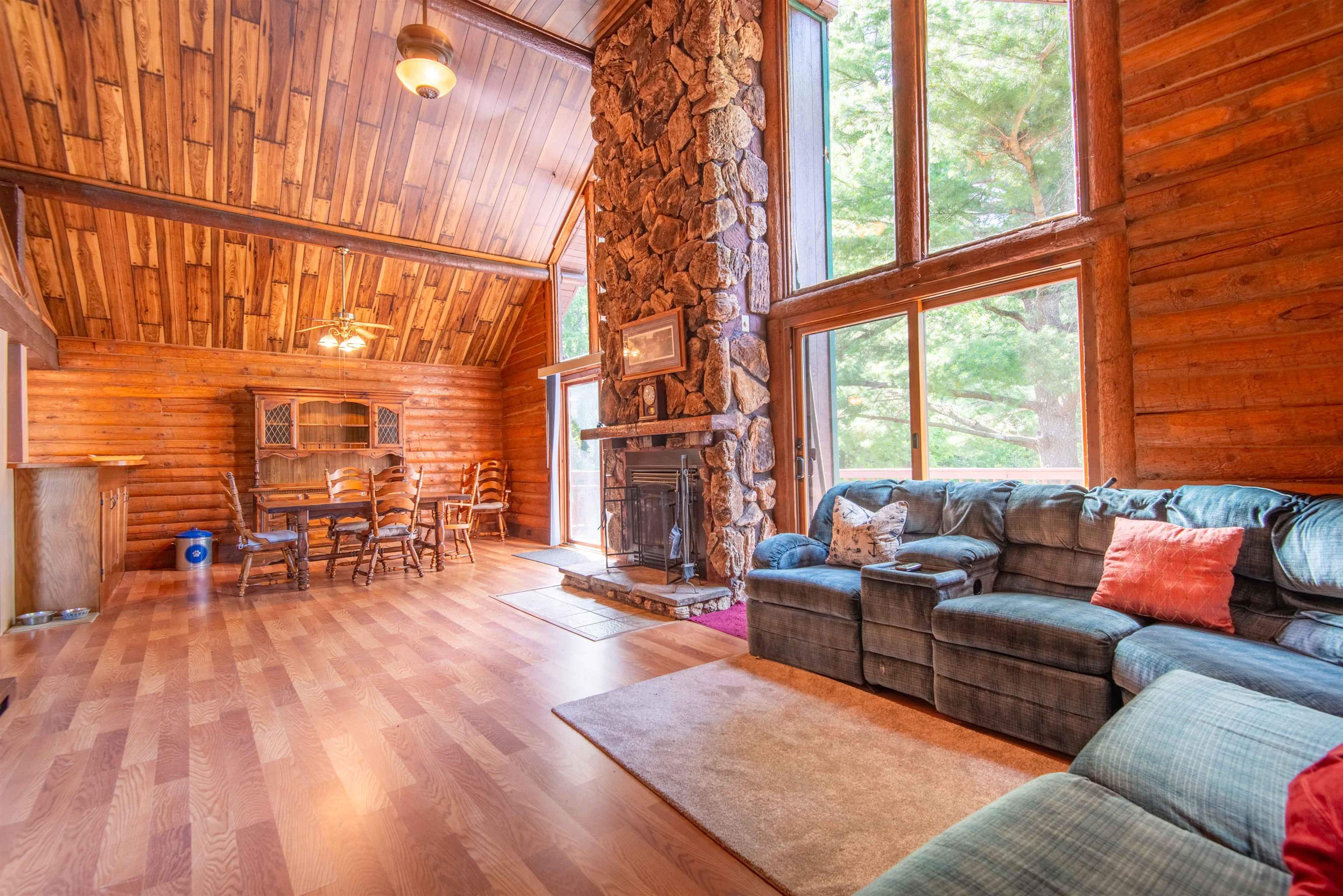 6147 Chucks Court