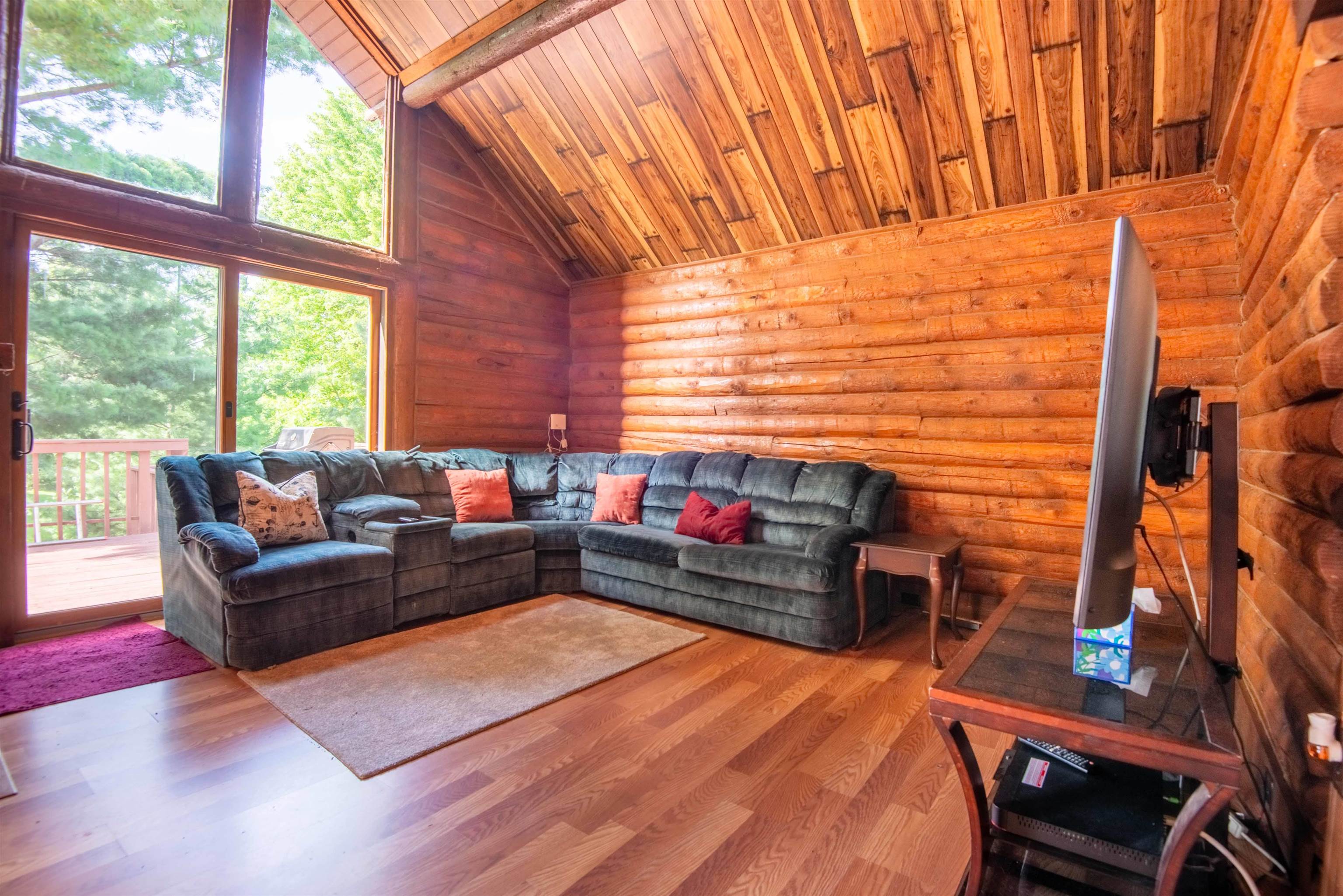 6147 Chucks Court
