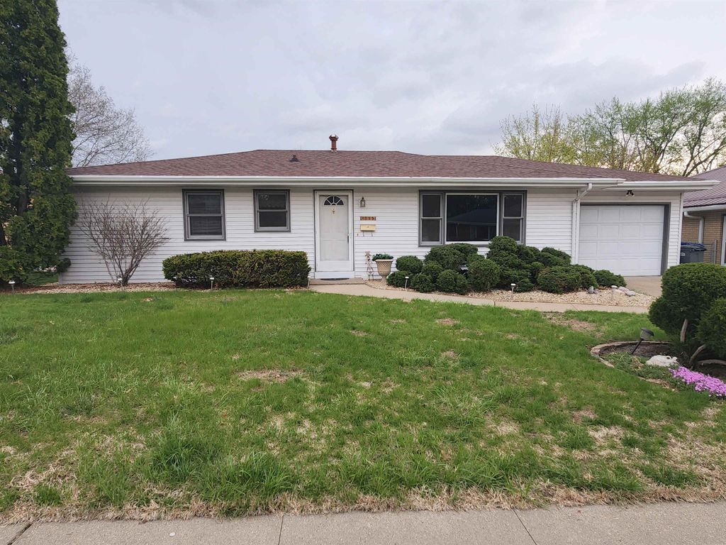 Photo of Dubuque, IA 52001 (MLS # 154423)