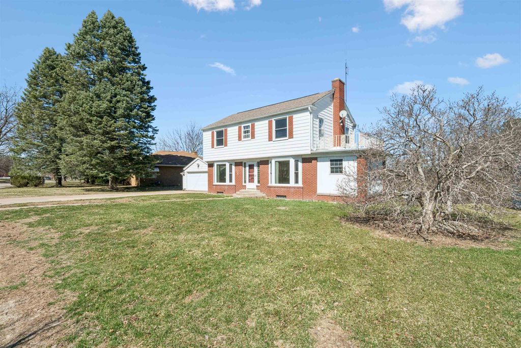 Photo of Dubuque, IA 52003 (MLS # 154515)