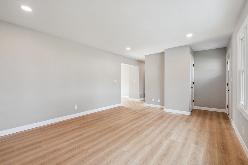 Photo of Dubuque, IA 52002 (MLS # 154505)