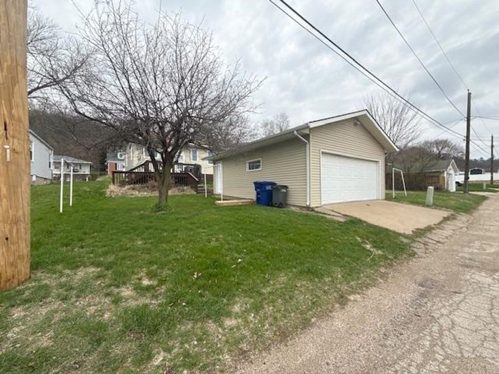 Photo of Dubuque, IA 52003 (MLS # 154350)