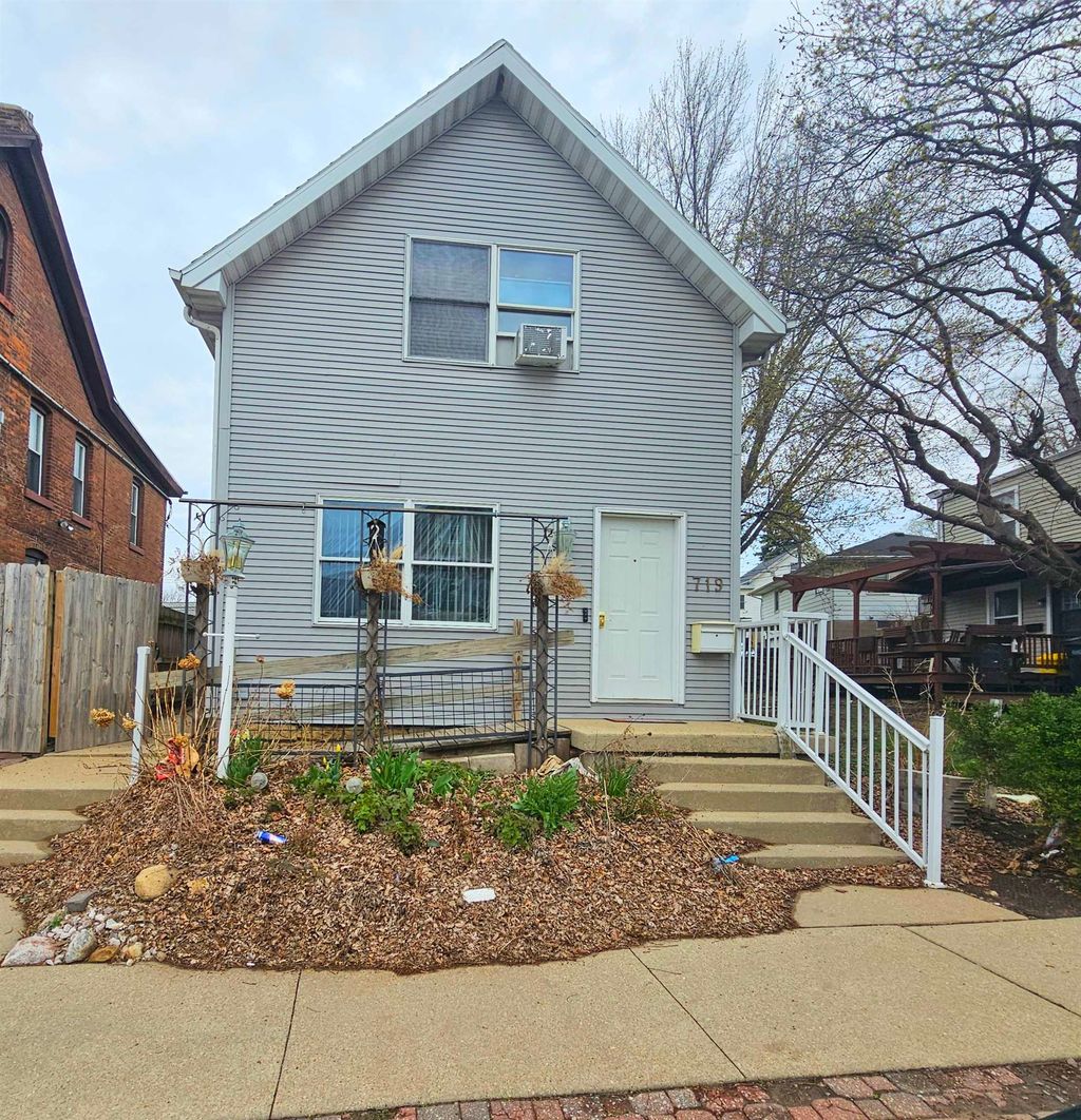 Photo of Dubuque, IA 52001 (MLS # 154351)