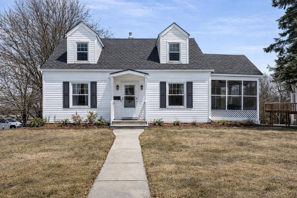 Photo of Dubuque, IA 52003 (MLS # 154052)