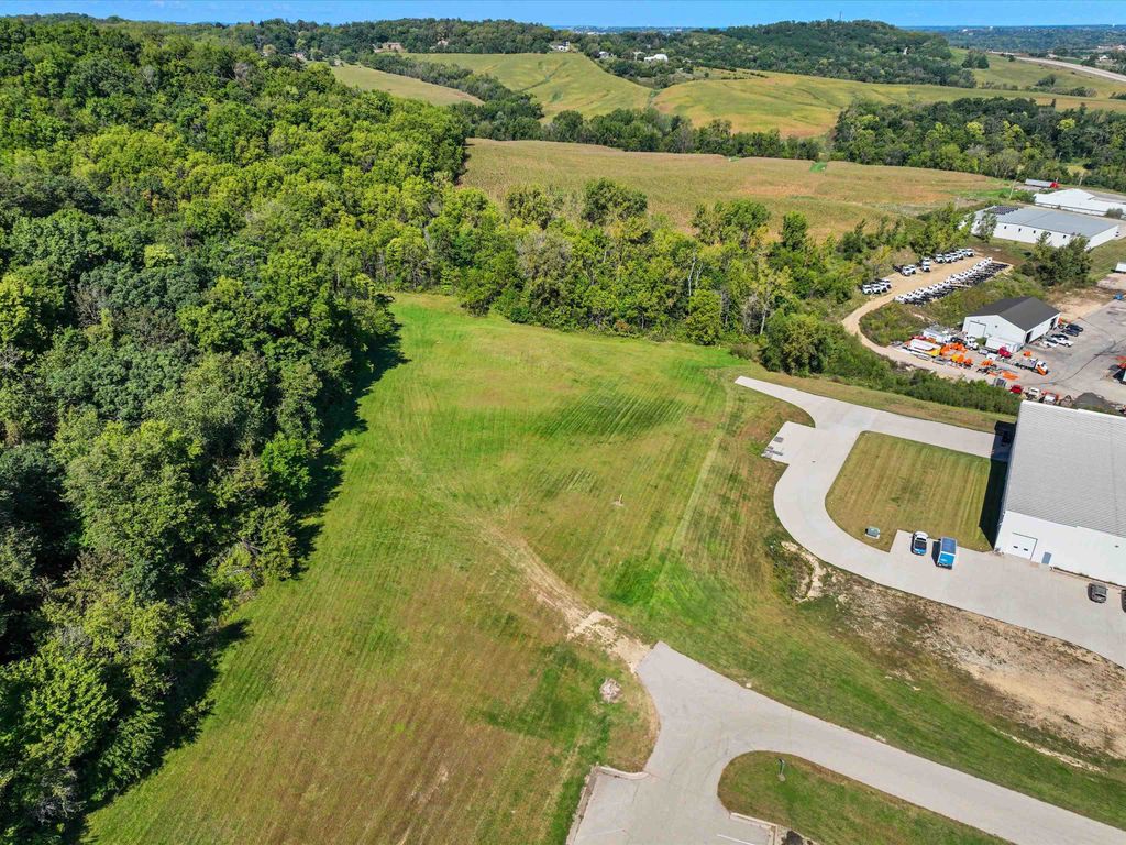 Photo of Dubuque, IA 52003 (MLS # 154290)