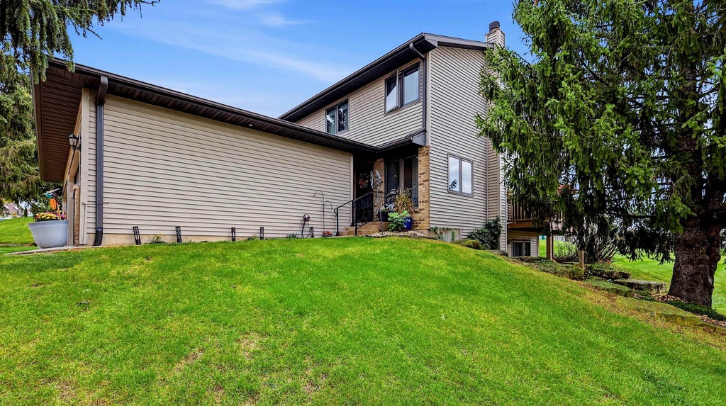 Photo of Dubuque, IA 52003 (MLS # 155942)