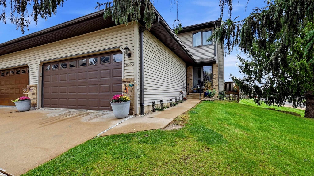 Photo of Dubuque, IA 52003 (MLS # 155942)
