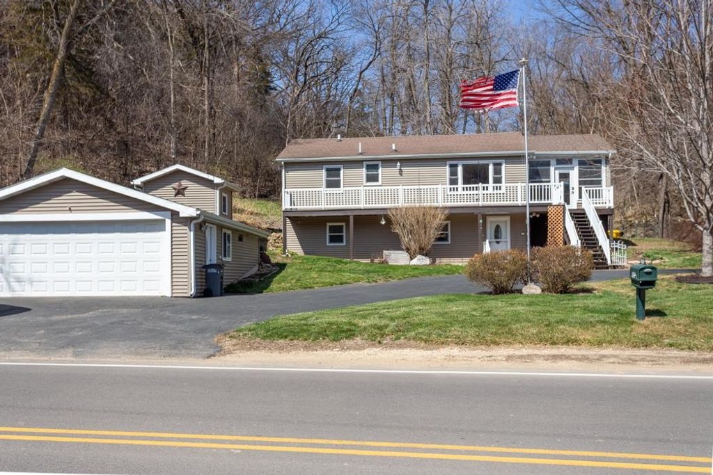 Photo of Dubuque, IA 52001 (MLS # 154246)