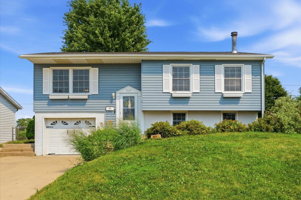 Photo of Dubuque, IA 52002 (MLS # 155333)