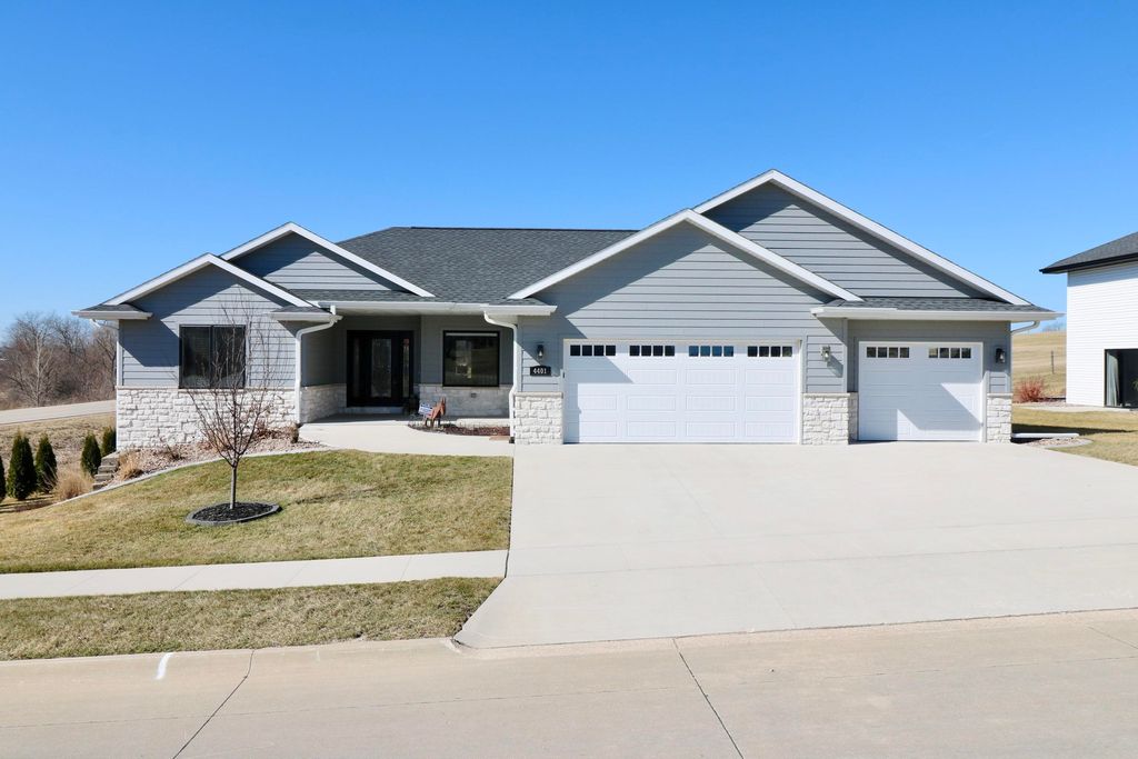 Photo of Dubuque, IA 52002 (MLS # 154101)