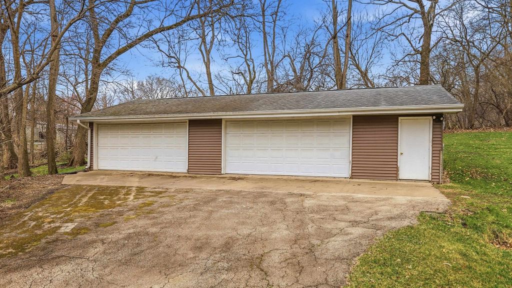 Photo of Dubuque, IA 52001 (MLS # 154319)