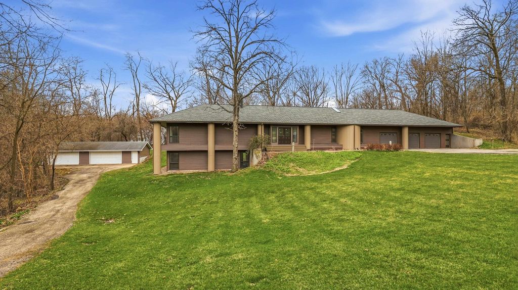 Photo of Dubuque, IA 52001 (MLS # 154319)