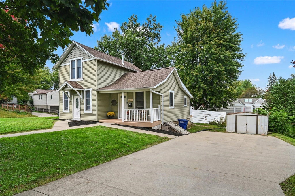 Photo of Dubuque, IA 52003 (MLS # 155819)