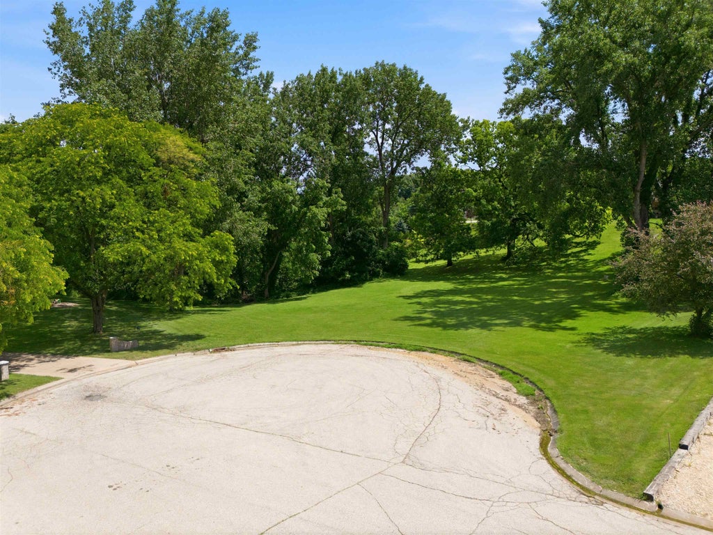 Photo of Dubuque, IA 52001 (MLS # 155092)