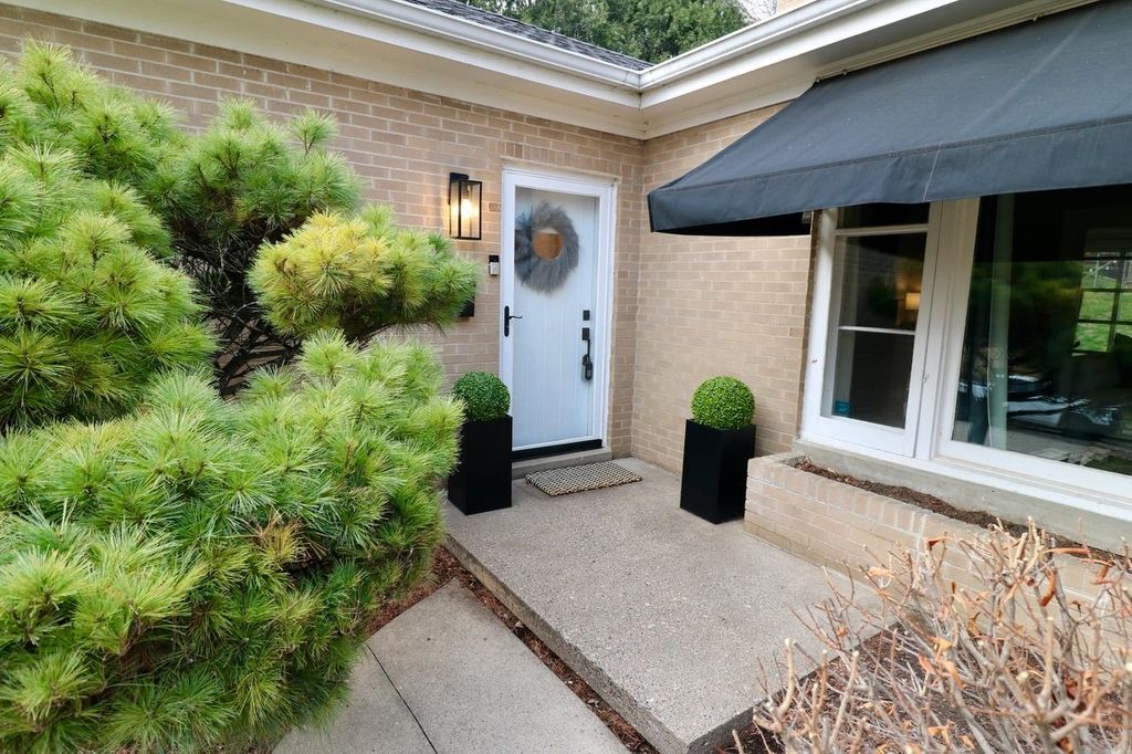 Photo of Dubuque, IA 52003 (MLS # 154266)