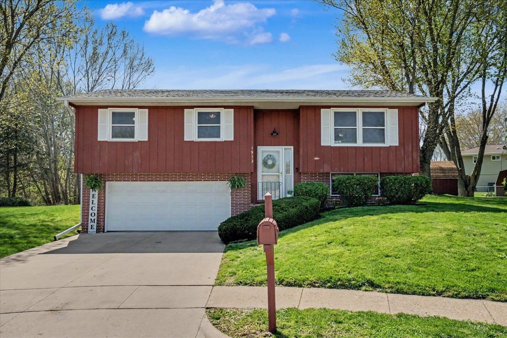 Photo of Dubuque, IA 52002 (MLS # 154449)