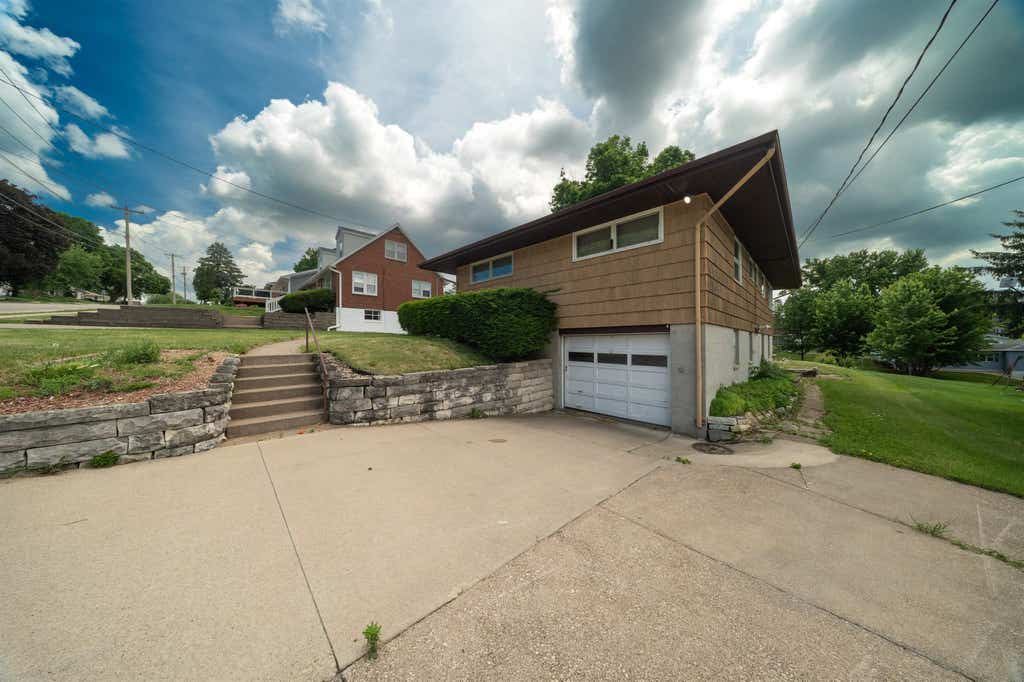 Photo of Dubuque, IA 52001 (MLS # 154863)