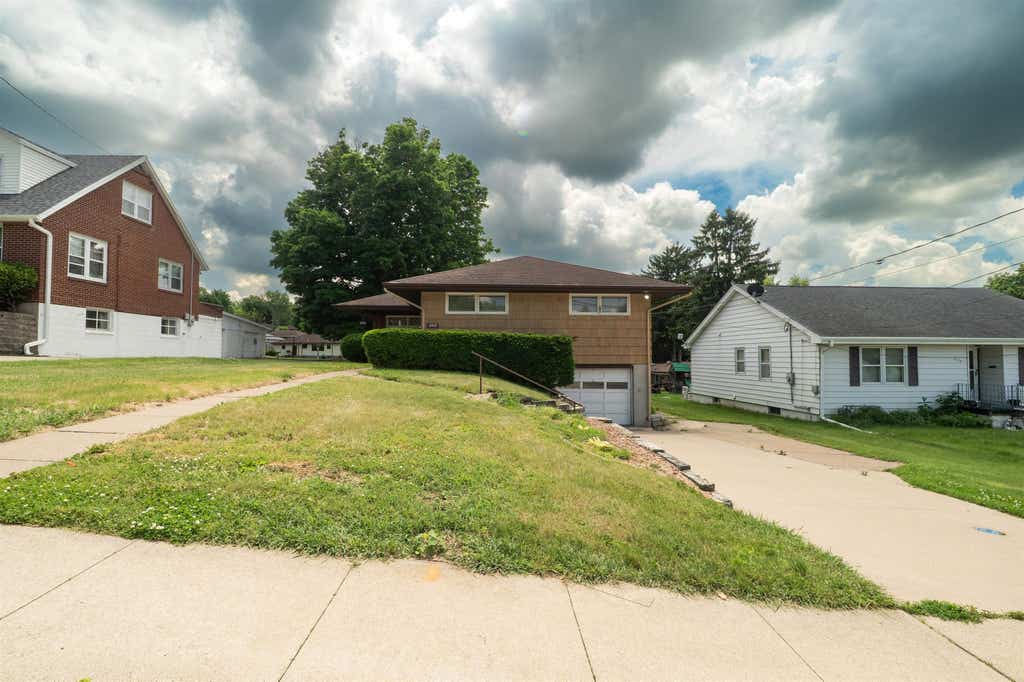 Photo of Dubuque, IA 52001 (MLS # 154863)
