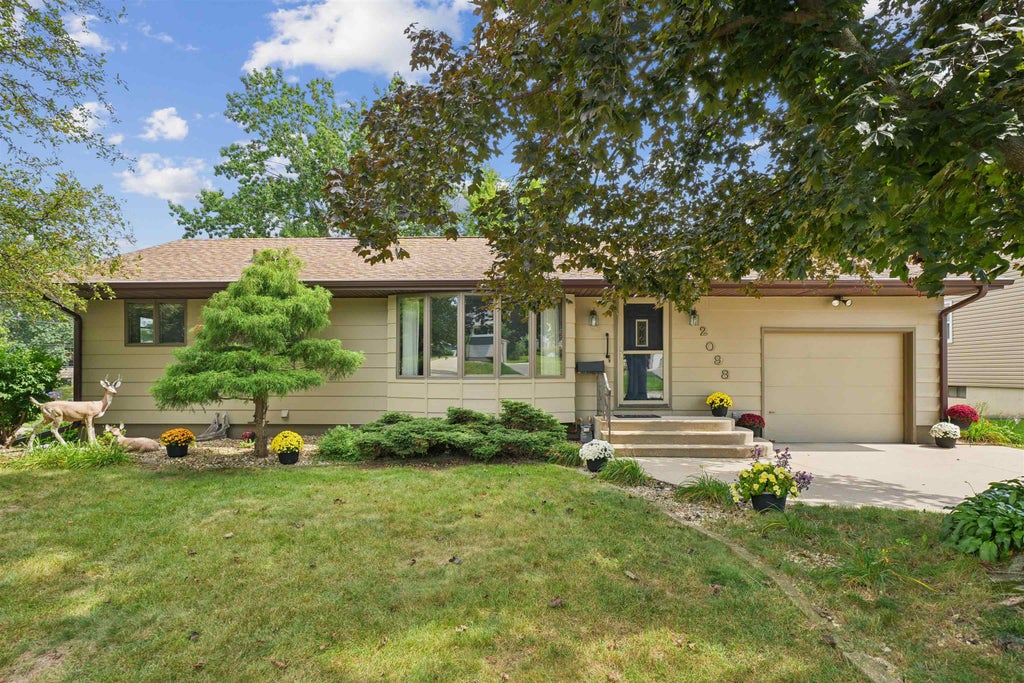 Photo of Dubuque, IA 52002 (MLS # 155634)