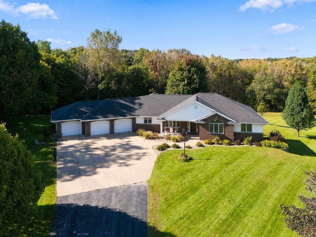 Photo of Anamosa, IA 52205 (MLS # 155926)