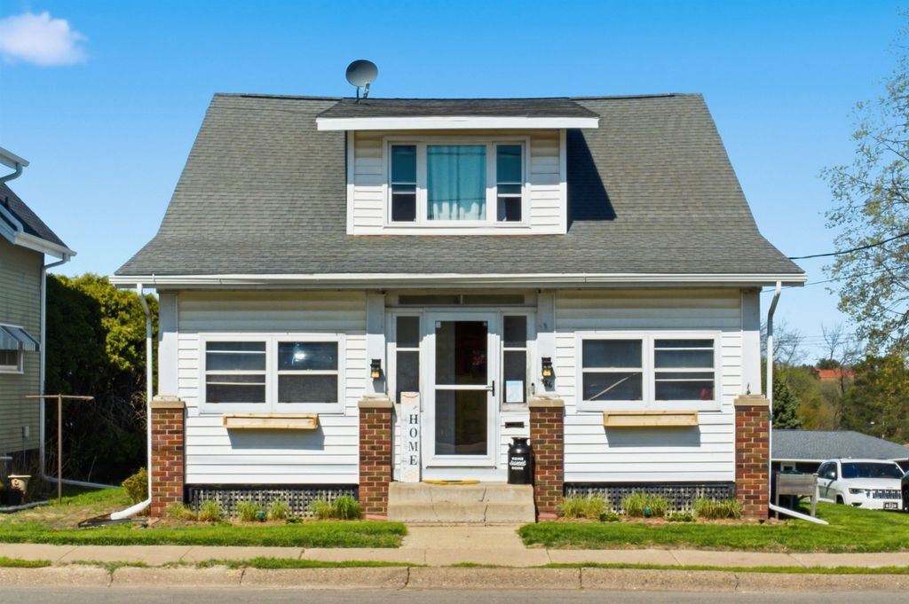 Photo of Dubuque, IA 52001 (MLS # 154568)