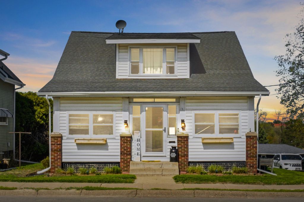 Photo of Dubuque, IA 52001 (MLS # 154568)