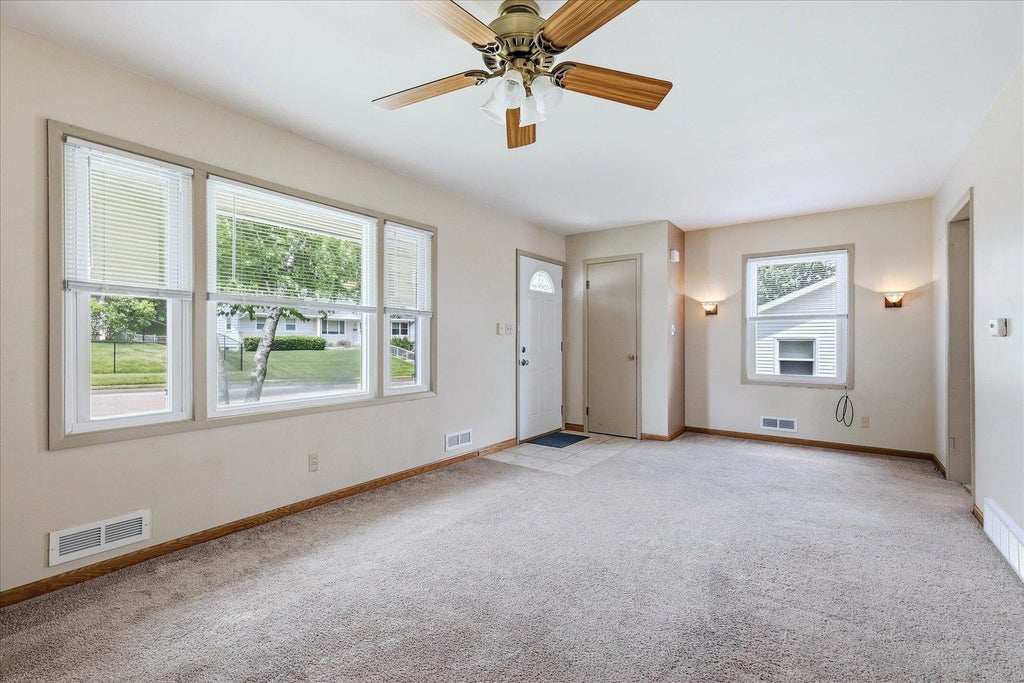 Photo of Dubuque, IA 52001 (MLS # 155026)