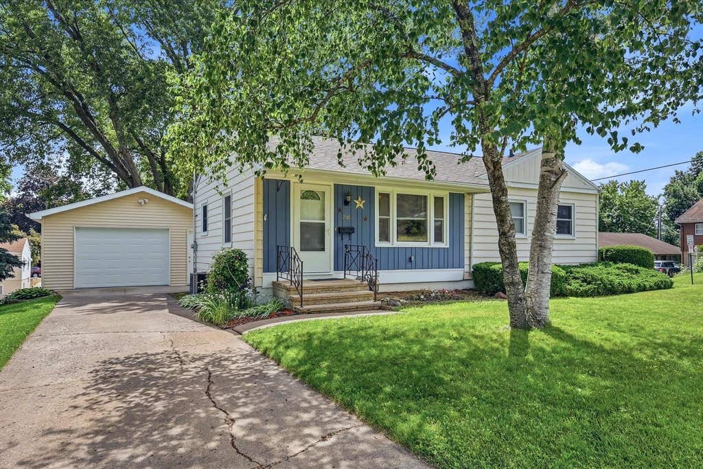 Photo of Dubuque, IA 52001 (MLS # 155026)