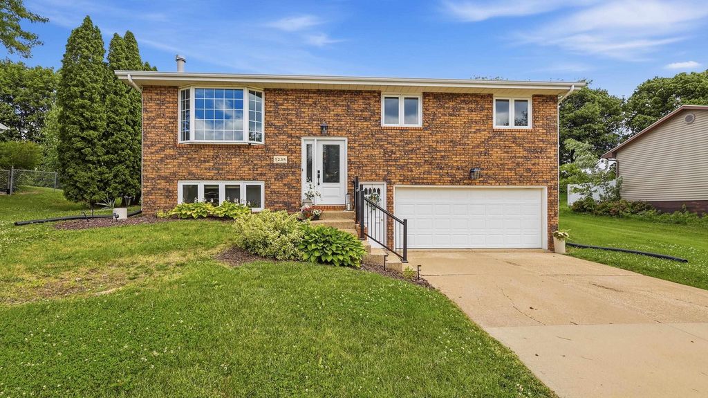 Photo of Dubuque, IA 52002 (MLS # 155000)