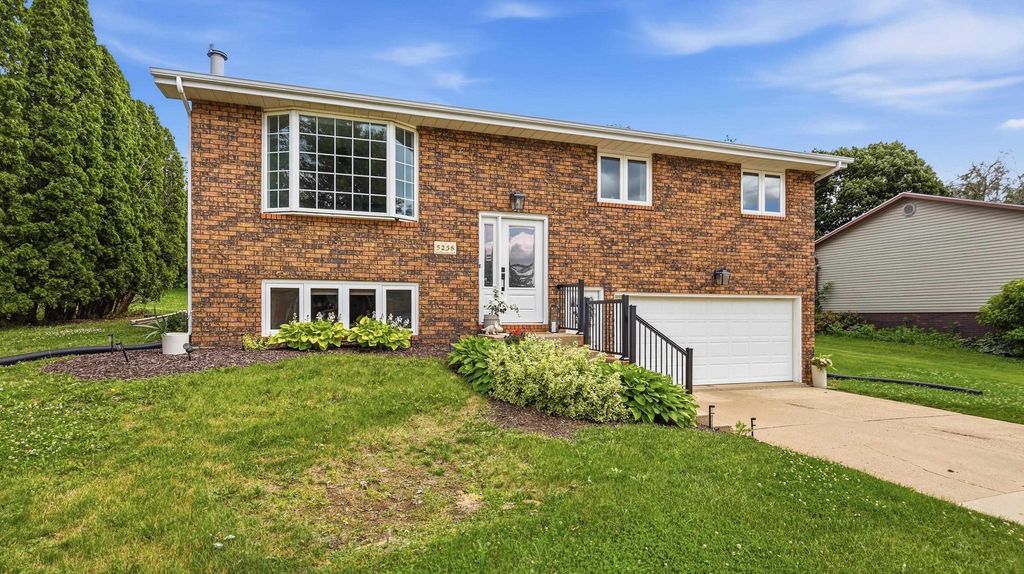 Photo of Dubuque, IA 52002 (MLS # 155000)