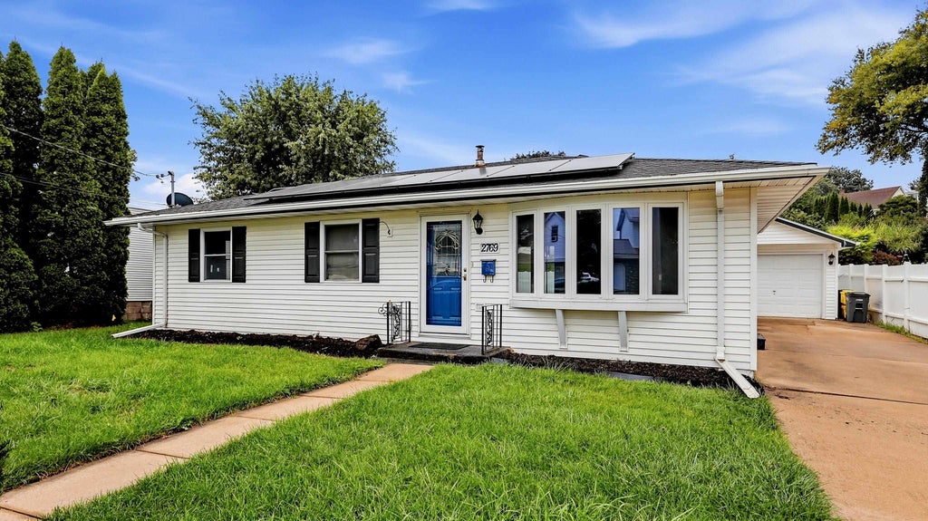 Photo of Dubuque, IA 52001 (MLS # 155785)